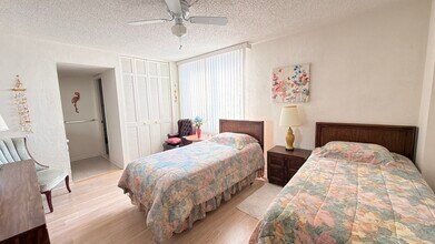 3047 S Atlantic Ave, Unit 201 in Daytona Beach Shores, FL - Building Photo - Building Photo