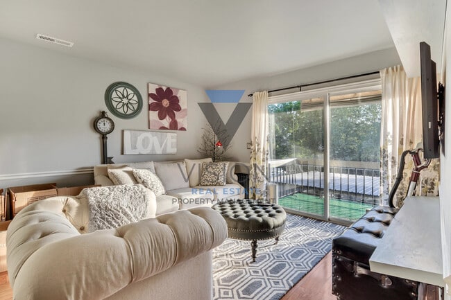 property at 5761 S Waterbury Cir