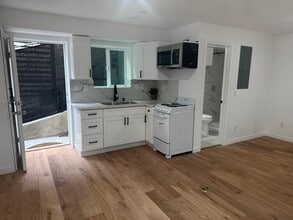 4253 Raynol St, Unit 4253 #C Raynol St. in Los Angeles, CA - Building Photo - Building Photo