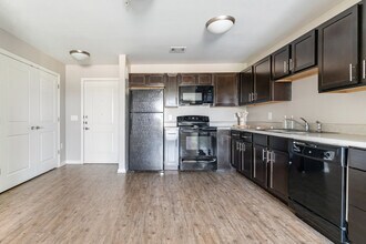 Sansom Pointe Senior in Sansom Park, TX - Building Photo - Building Photo