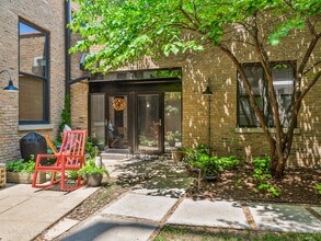 1872 N Clybourn Ave in Chicago, IL - Building Photo - Building Photo