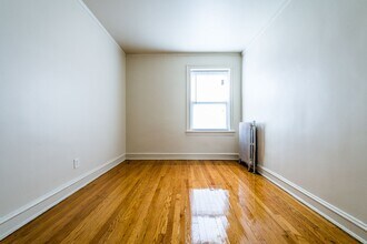 1931 E 71st St 1931-45 E 71st Chicago, IL 60649 in Chicago, IL - Building Photo - Building Photo