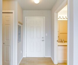 2105 N 55th St in Seattle, WA - Building Photo - Building Photo
