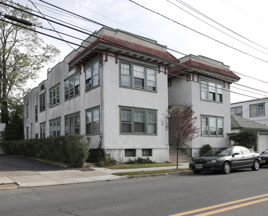 261 Sandford St in New Brunswick, NJ - Building Photo