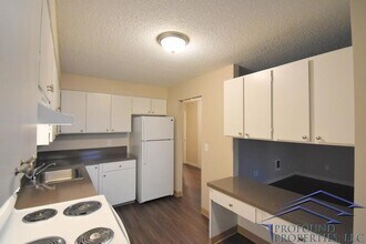 8745 SW Beaverton Hillsdale Hwy in Portland, OR - Building Photo - Building Photo