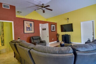 2960 58th Ave S in St. Petersburg, FL - Building Photo - Building Photo