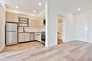 55 Jordan Ave in Jersey City, NJ - Building Photo