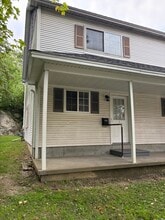 203 S Main St, Unit 1 in St. Albans, VT - Foto de edificio - Building Photo