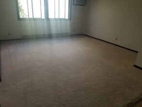 509 S Railroad Ave in Jefferson, SD - Building Photo - Building Photo