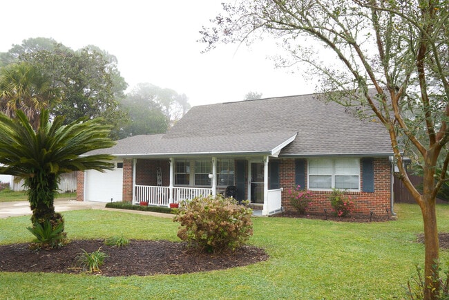 property at 31 Driftwood Ave SW