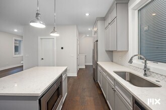 631 Fairview Ave NE in Grand Rapids, MI - Building Photo - Building Photo