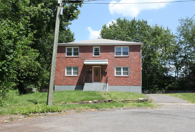 77 Gould Dr in East Hartford, CT - Building Photo - Building Photo