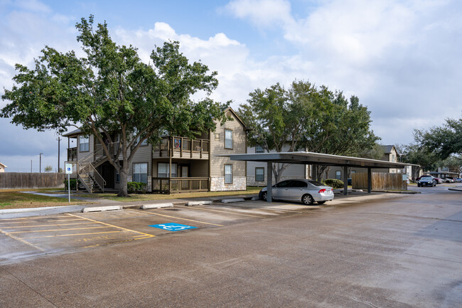 The Sundance Apartments in Harlingen, TX - Foto de edificio - Building Photo