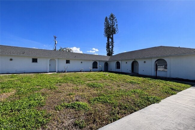 3603 SE 9th Pl in Cape Coral, FL - Foto de edificio - Building Photo