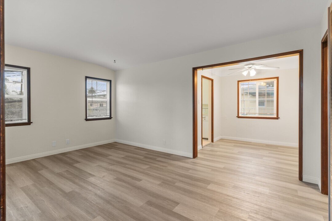 801 St Louis Ave in Long Beach, CA - Building Photo