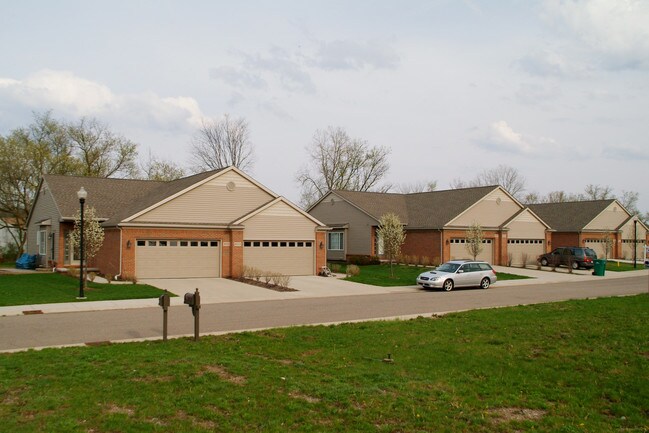901 Chelsea Ridge in Howell, MI - Foto de edificio - Building Photo