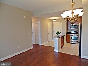 525 N Fayette St, Unit 421 in Alexandria, VA - Building Photo - Building Photo