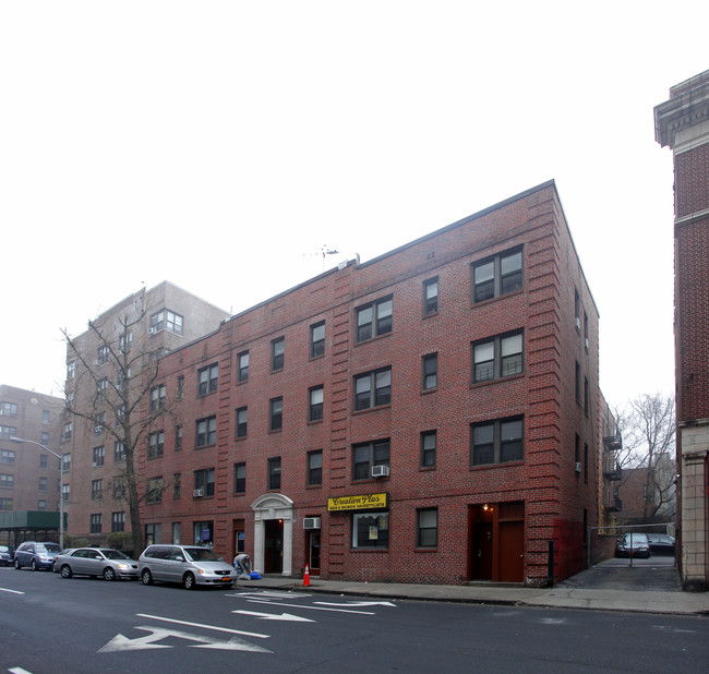 202-206 Martine Ave in White Plains, NY - Foto de edificio - Building Photo