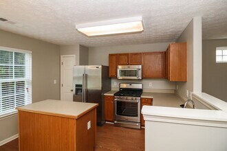 103 Oak Grove Pl in Acworth, GA - Building Photo - Building Photo