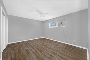 1200 Carolyn Ct in Humble, TX - Building Photo