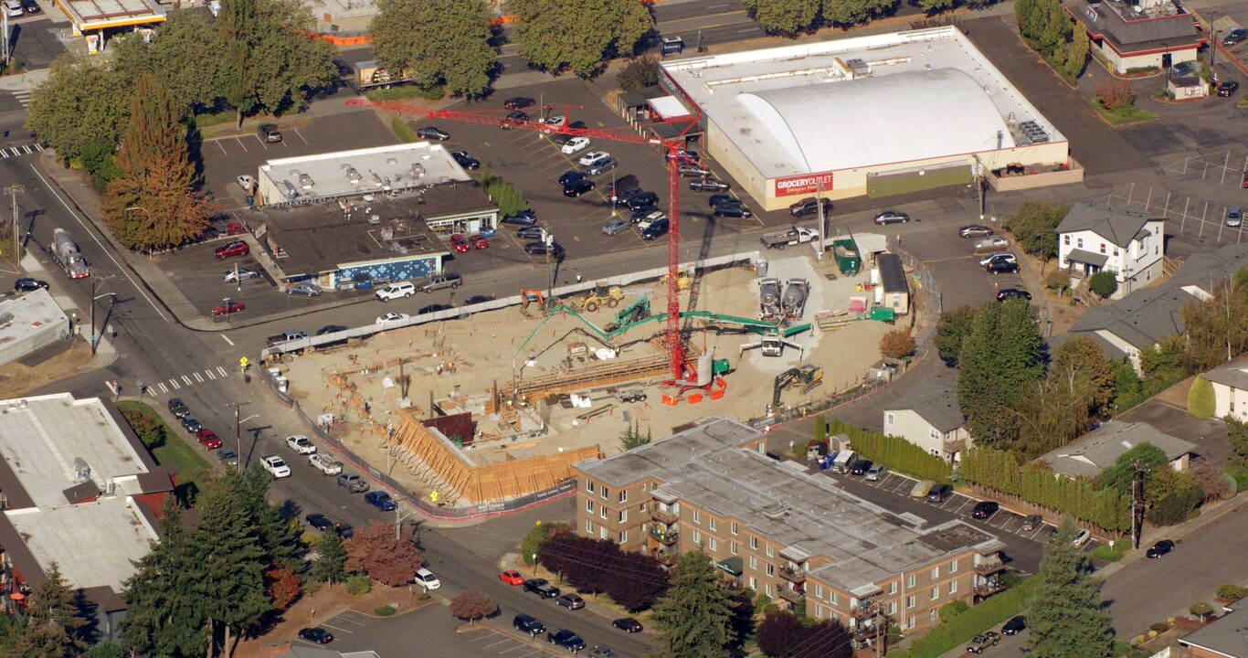 Sunset Gardens in Renton, WA - Building Photo