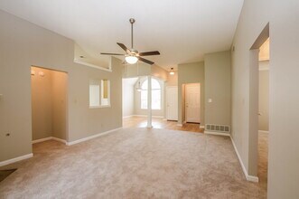 8180 Cross Point Dr in Olive Branch, MS - Building Photo - Building Photo