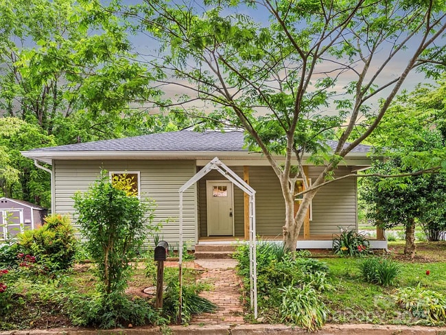 property at 123 Edwards Ave