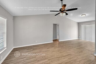 1296 Woodcrest Rd S in West Palm Beach, FL - Foto de edificio - Building Photo