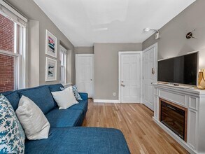 19 Charter St, Unit 3 in Boston, MA - Building Photo - Building Photo