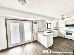 2048 Walnut St in West Des Moines, IA - Building Photo - Building Photo