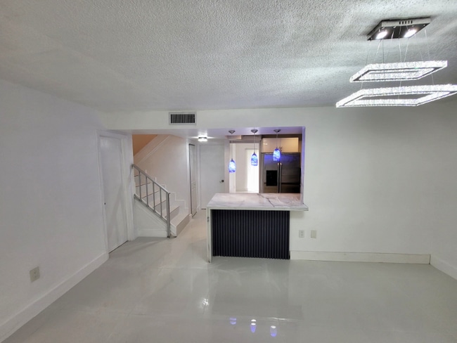 9430 SW 170th St in Palmetto Bay, FL - Building Photo - Building Photo