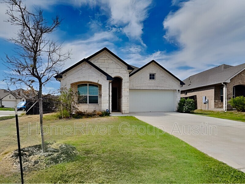 17300 Crownfield Path in Manor, TX - Building Photo