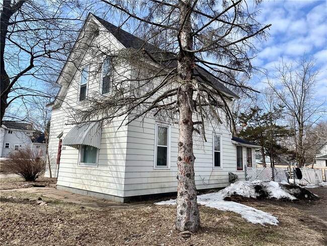 528 Germania St in Eau Claire, WI - Building Photo - Building Photo