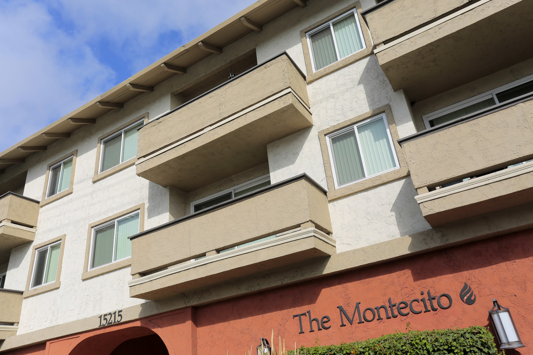 The Montecito in Van Nuys, CA - Foto de edificio