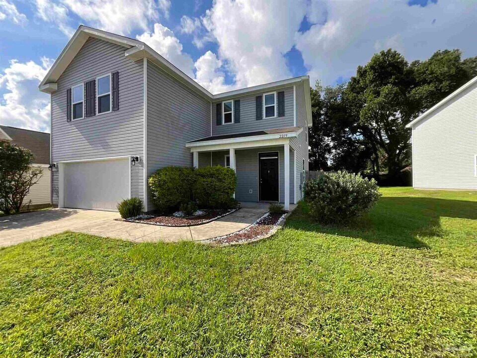 2219 Waltham St in Pensacola, FL - Building Photo