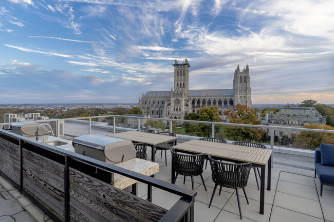 Conwell in Washington, DC - Foto de edificio - Building Photo