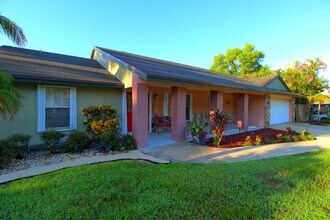 10690 Barn Rd in Wellington, FL - Building Photo - Building Photo
