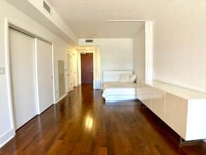 88 E San Fernando St, Unit 504 in San Jose, CA - Building Photo - Building Photo