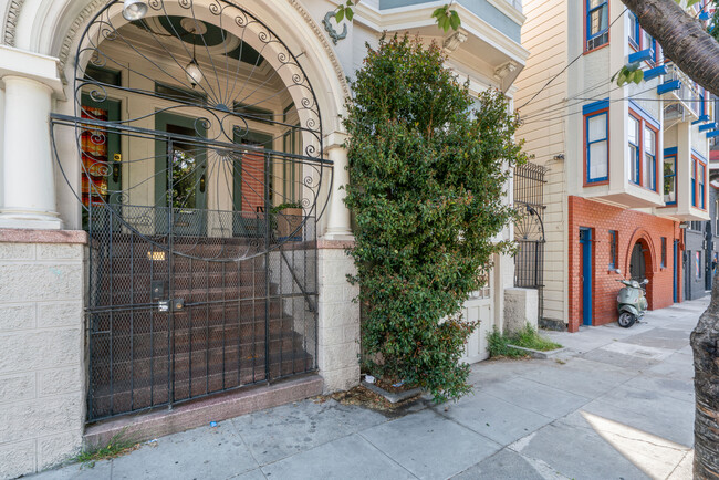 123 Albion St in San Francisco, CA - Building Photo - Building Photo