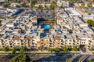 Avery in Valley Village, CA - Building Photo