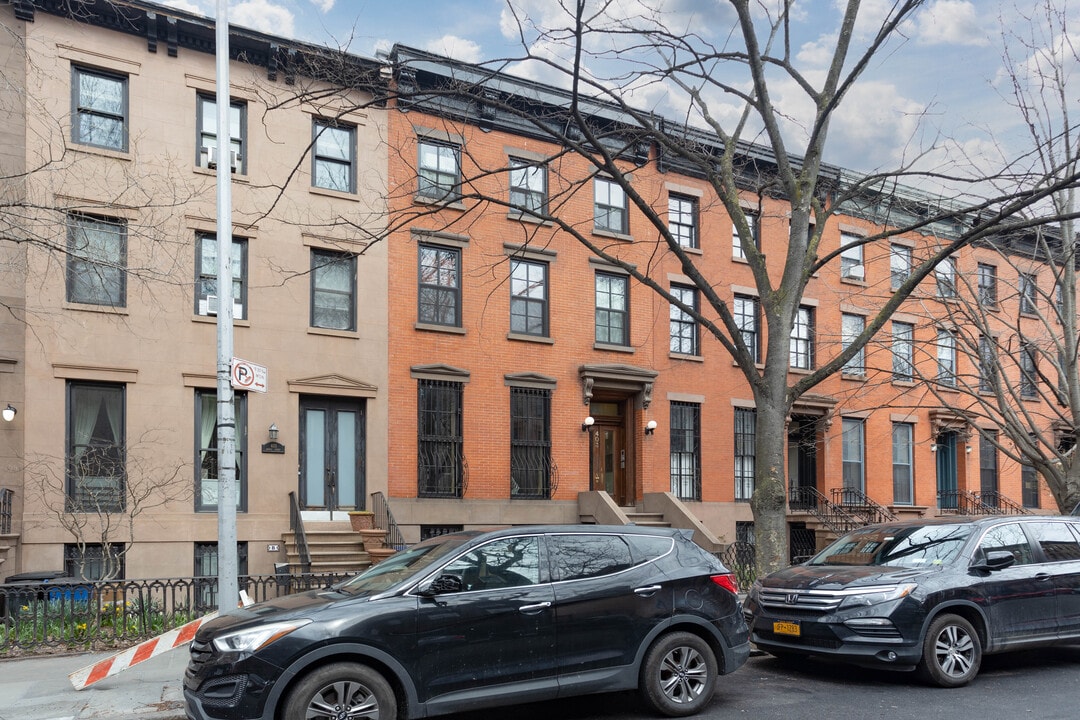 403 Pacific St in Brooklyn, NY - Building Photo