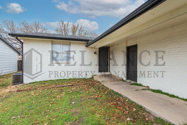 8710 Lakeland Cir in Wichita, KS - Building Photo - Building Photo