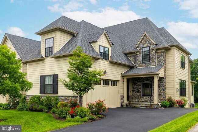 6098 Creekside Dr in Flourtown, PA - Building Photo - Building Photo
