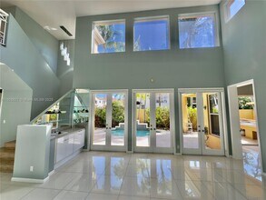 3728 NE 208th Terrace in Miami, FL - Building Photo - Building Photo