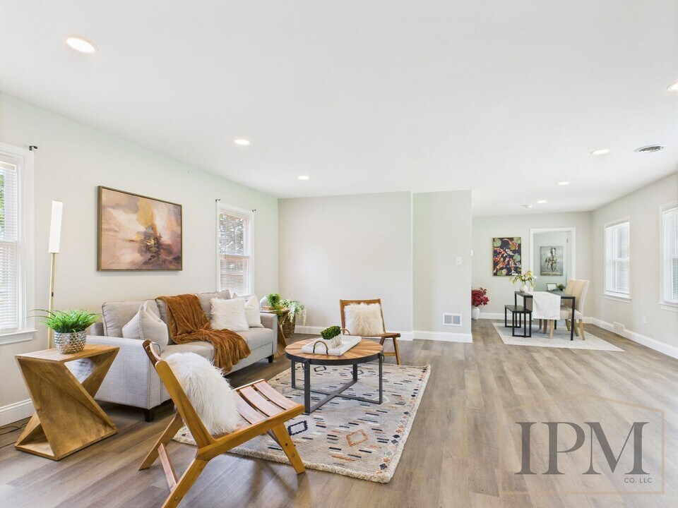 4451 Motter Ln in Camp Hill, PA - Building Photo