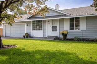 3720 W Leola St in Pasco, WA - Building Photo