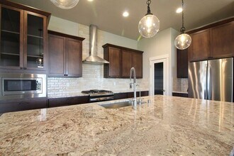 396 Columbia Park Trail in Kennewick, WA - Building Photo - Building Photo