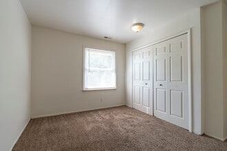 Grand Pointe in Grand Blanc, MI - Building Photo - Interior Photo