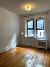 75 Burbank St in Boston, MA - Foto de edificio - Building Photo
