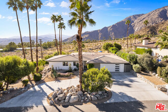 901 W Vía Livorno in Palm Springs, CA - Building Photo - Building Photo